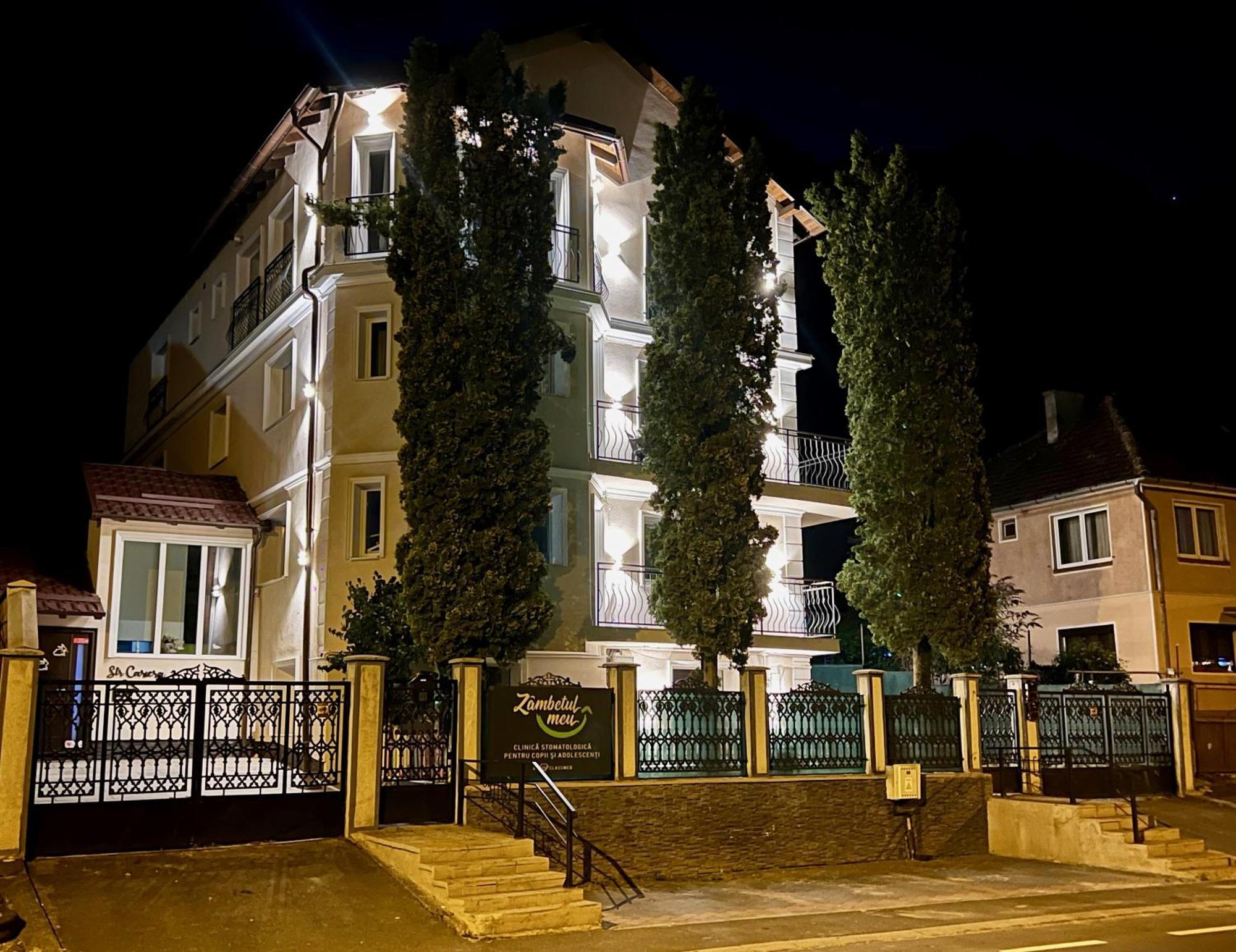 Prestige Aparthotel Brasov Bagian luar foto
