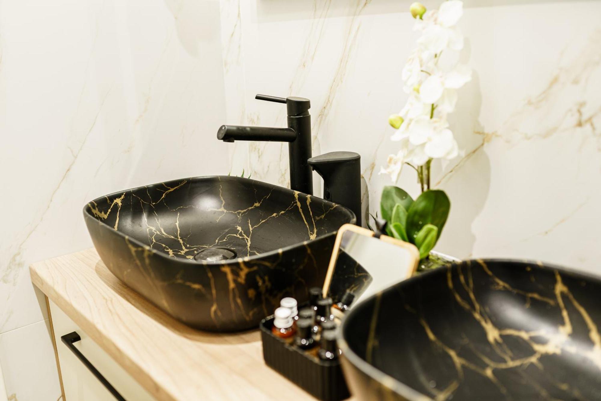 Prestige Aparthotel Brasov Bagian luar foto