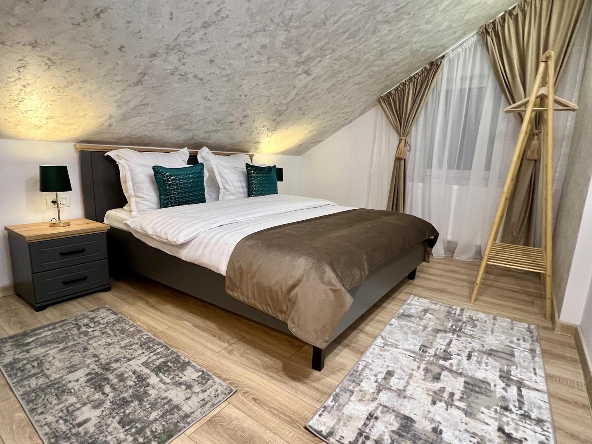 Prestige Aparthotel Brasov Bagian luar foto