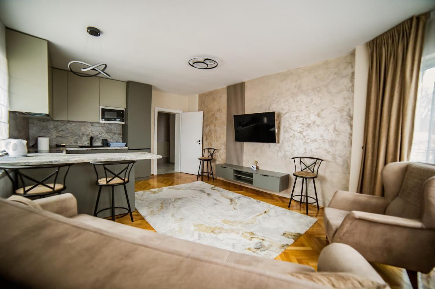Prestige Aparthotel Brasov Bagian luar foto