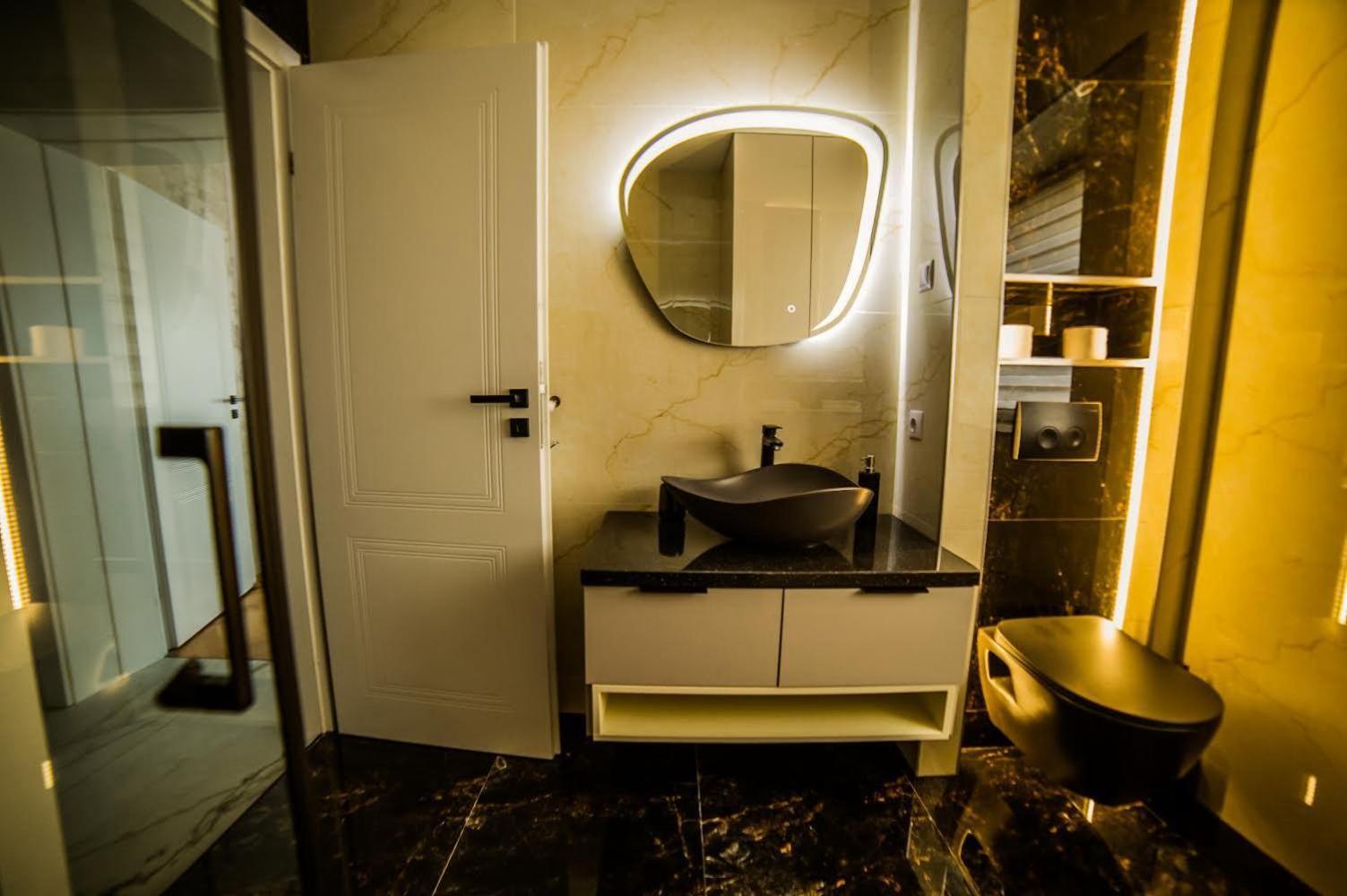 Prestige Aparthotel Brasov Bagian luar foto