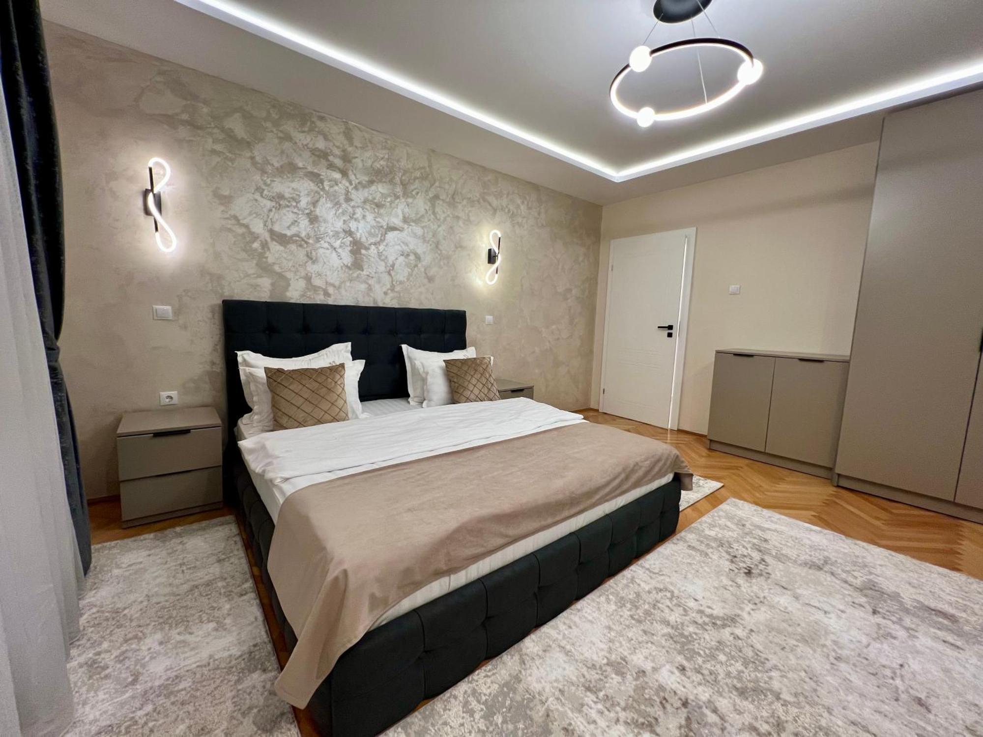 Prestige Aparthotel Brasov Bagian luar foto
